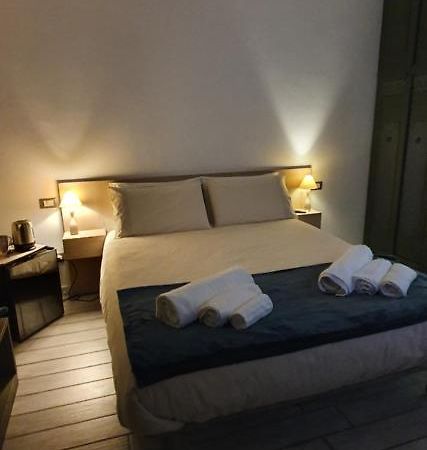 Piazza Martiri Rooms Cagliari Extérieur photo