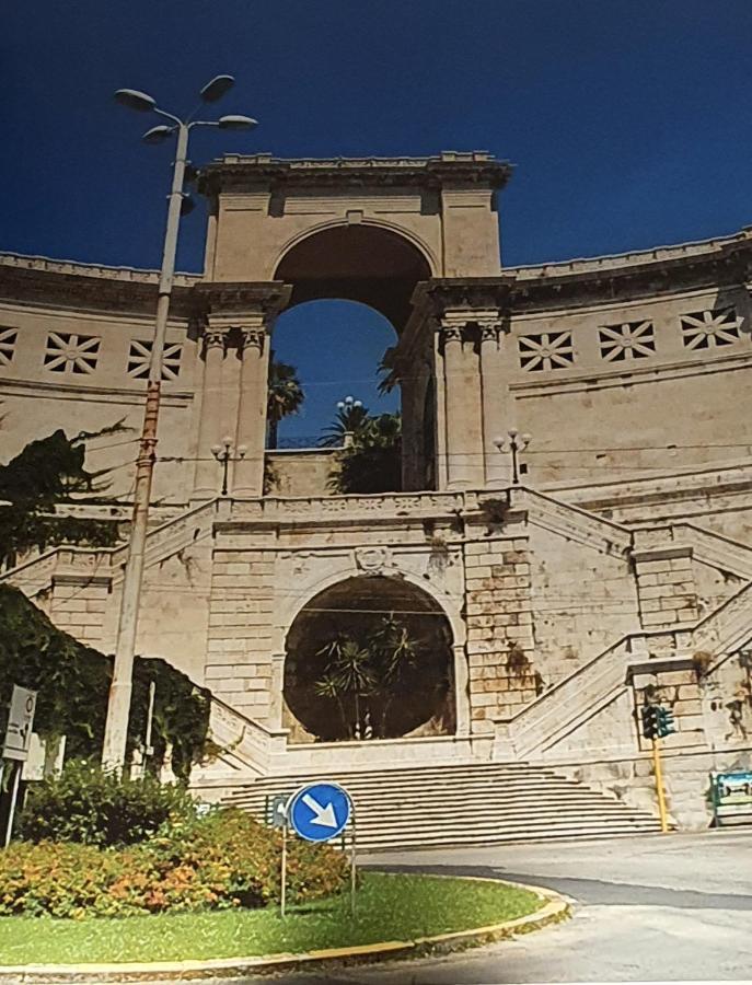 Piazza Martiri Rooms Cagliari Extérieur photo