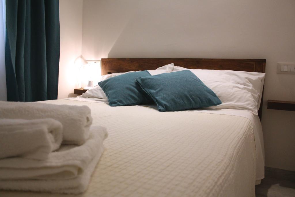 Piazza Martiri Rooms Cagliari Chambre photo